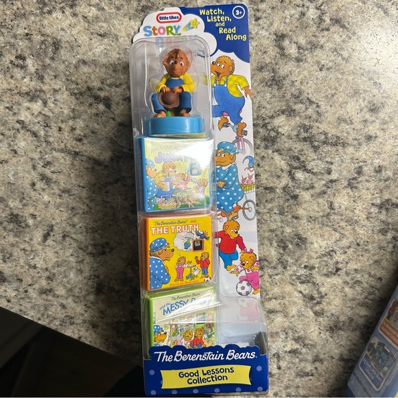 NWT Bundle of Little Tikes Story Dream Machine Storage Case and Stories - Picture 5 of 8